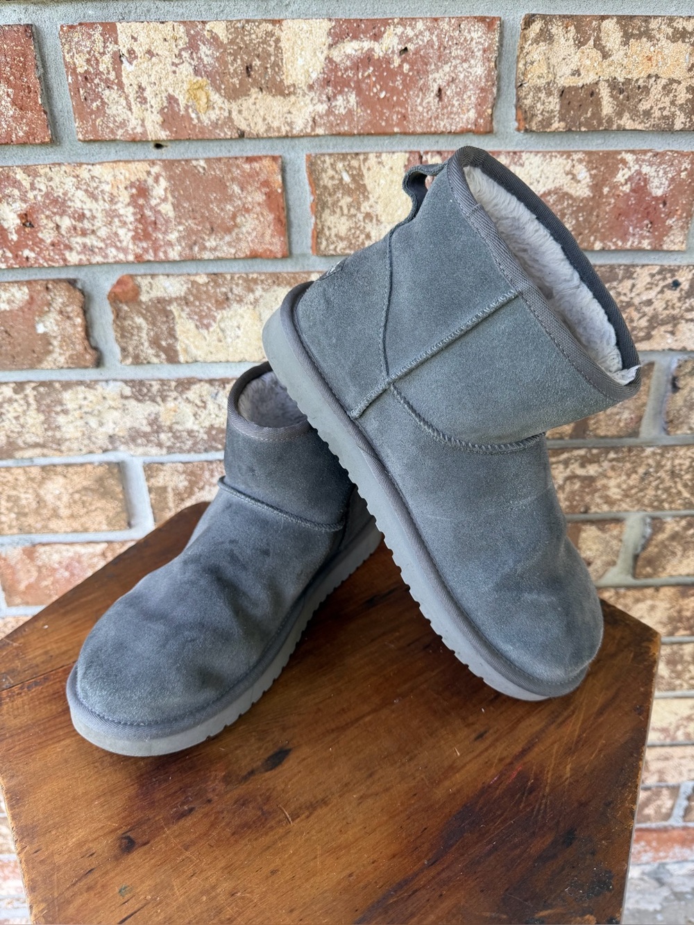 Koolaburra by UGG Mini Boot Women’s Size 9 Very Good Condition